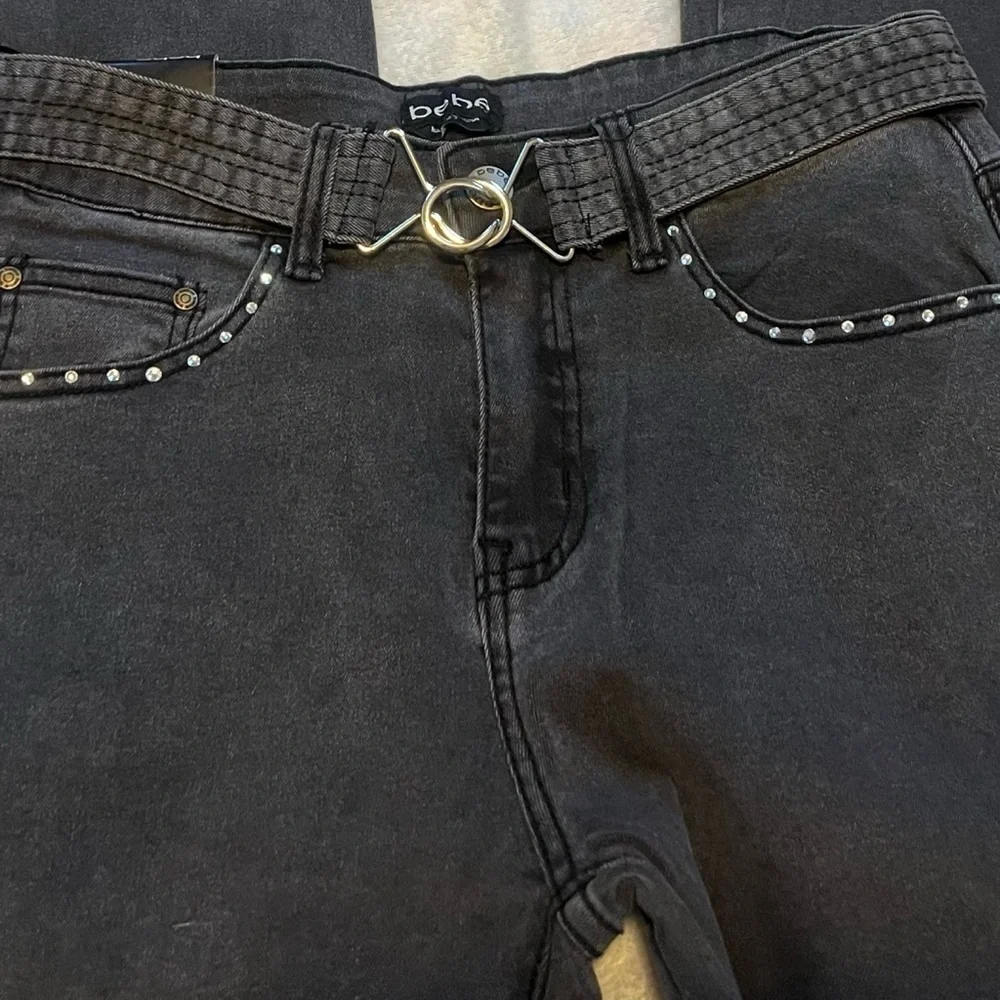 NWT Bebe Charcoal Straight Leg High Rise Rhinestone Accent Jeans Stretchy Gray